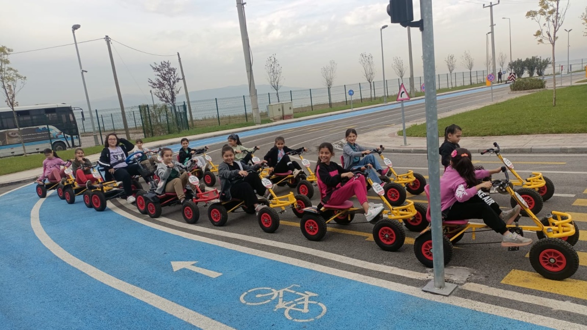 4. Sınıflar Çocuk Trafik Eğitim Parkında Eğlenerek Öğrendiler